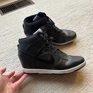 NEW- Nike Women’s size 12 Dunk Sky Essential High
